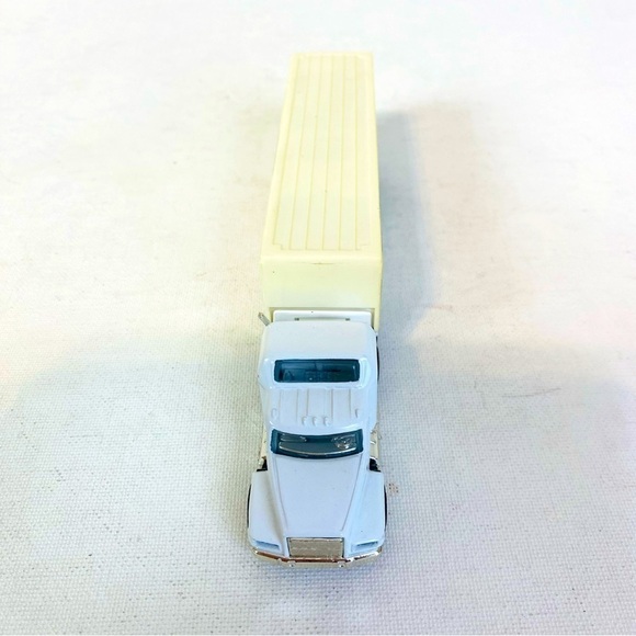 1981 Matchbox Mack Truck W/ Lucky Grocery Trailer 7” - Picture 5 of 8